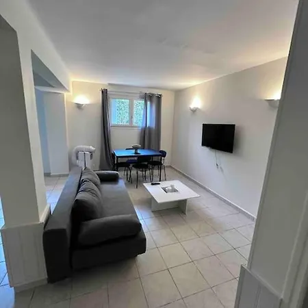 Appartement T3 Entier Renove Avec Place De Parking *